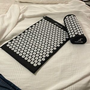 Acupressure mat set